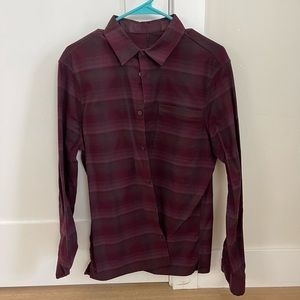 Lululemon Men’s Long Sleeve dress shirt - Size Medium